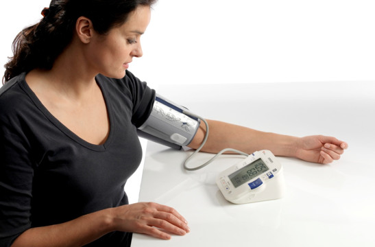 cách sử dụng máy đo huyết áp tại nhà